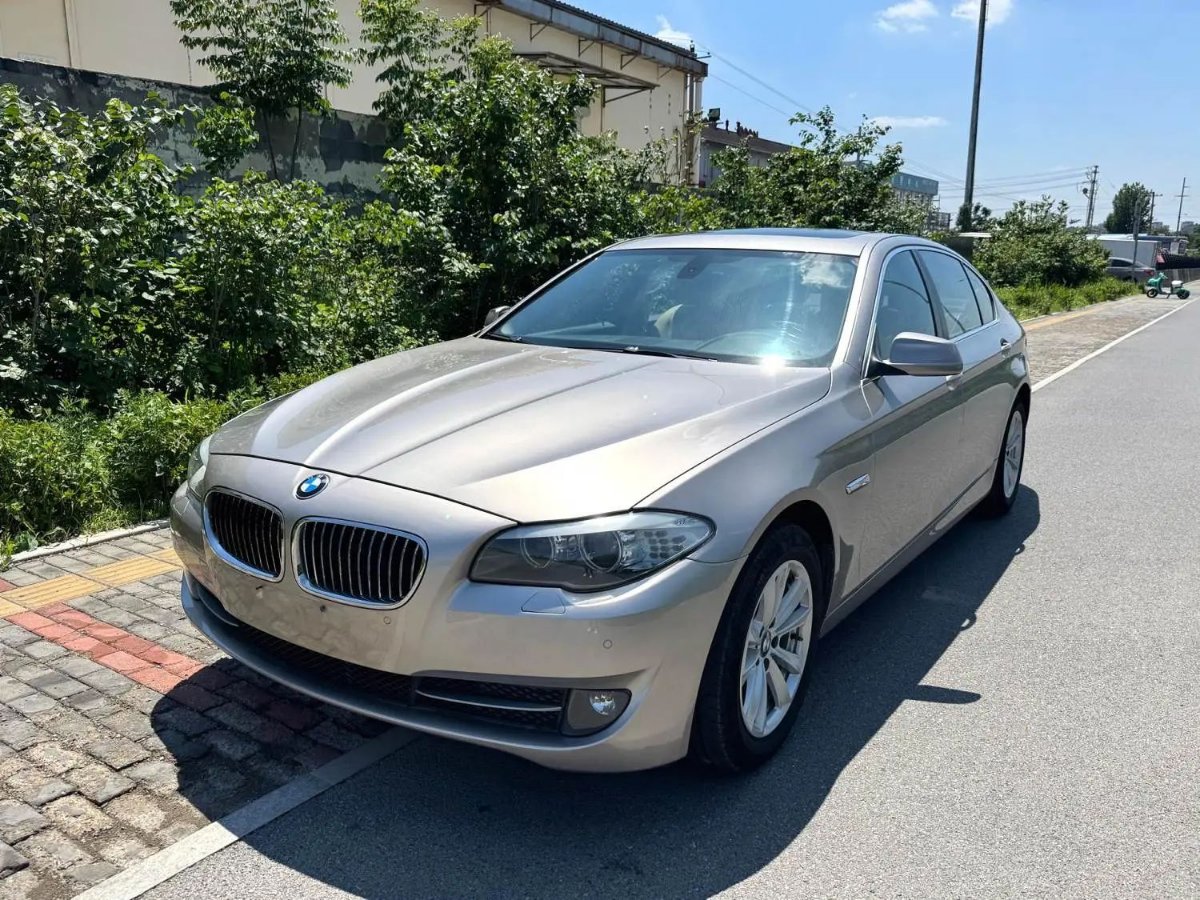 2012 Model 523Li Leading