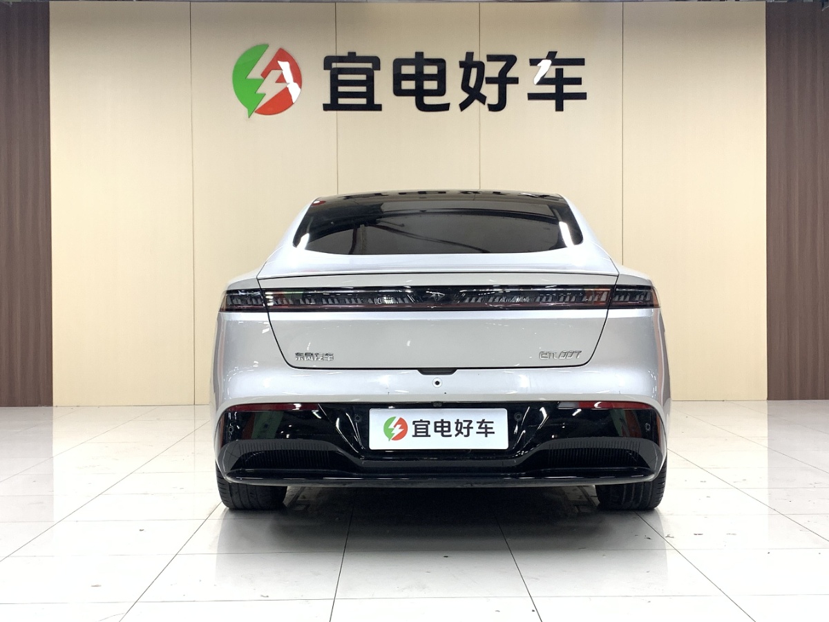2025 Dongfeng eπ 565Max