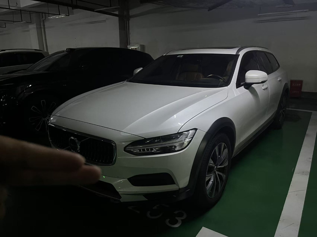 2022 Volvo V90 Cross Country B5 AWD
