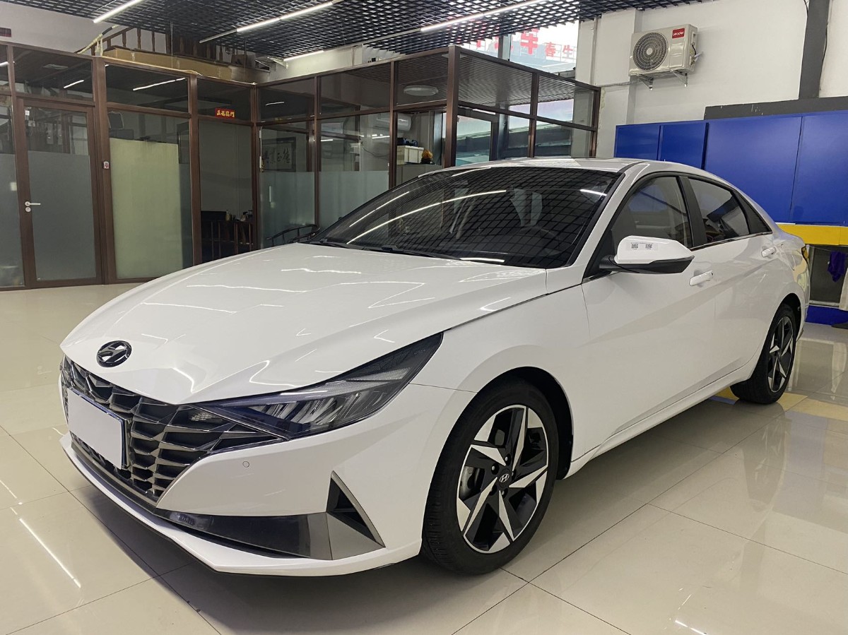 2022 Hyundai Elantra 1.5L CVT LUX