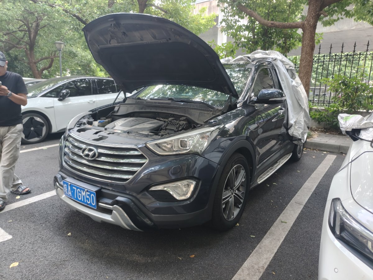 2013 Hyundai Grand Santa Fe 3.0L 7-Seater Four-Wheel Drive Luxury Edition