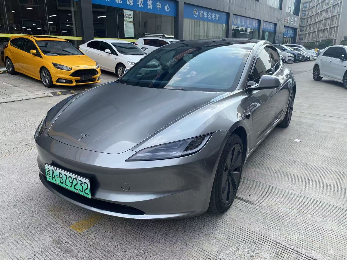 2025 Tesla Model 3 Rear-Wheel Drive Version